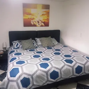 Otel Hotel Mendoza Boutique - Cerca Aeropuerto El Dorado, Bogotá